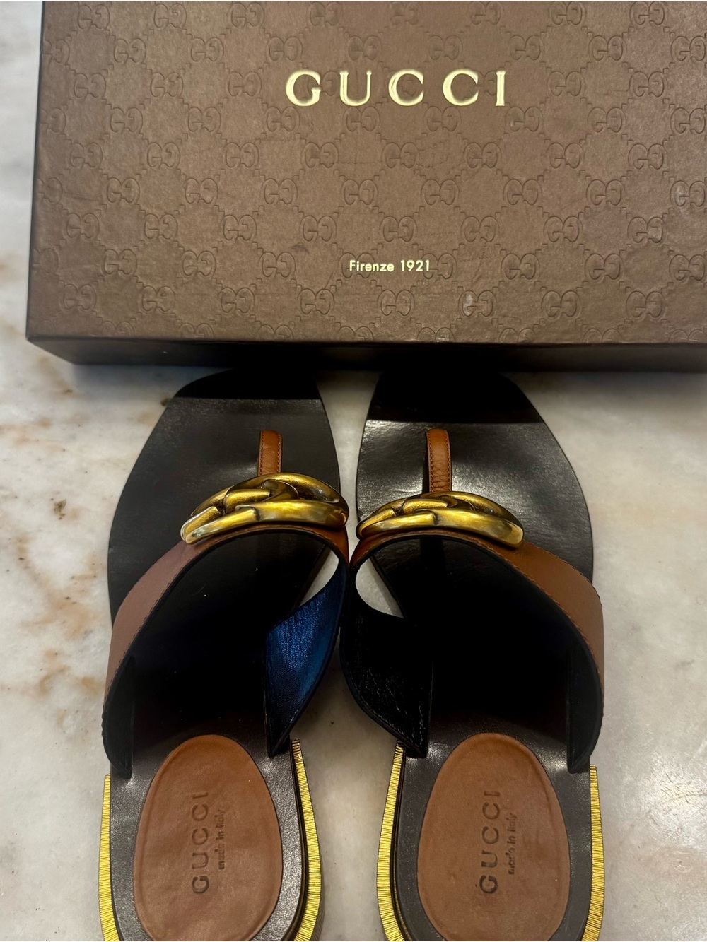 Gucci Brown Leather Thong Sandals with Gold Double-G - Picture 3 of 6